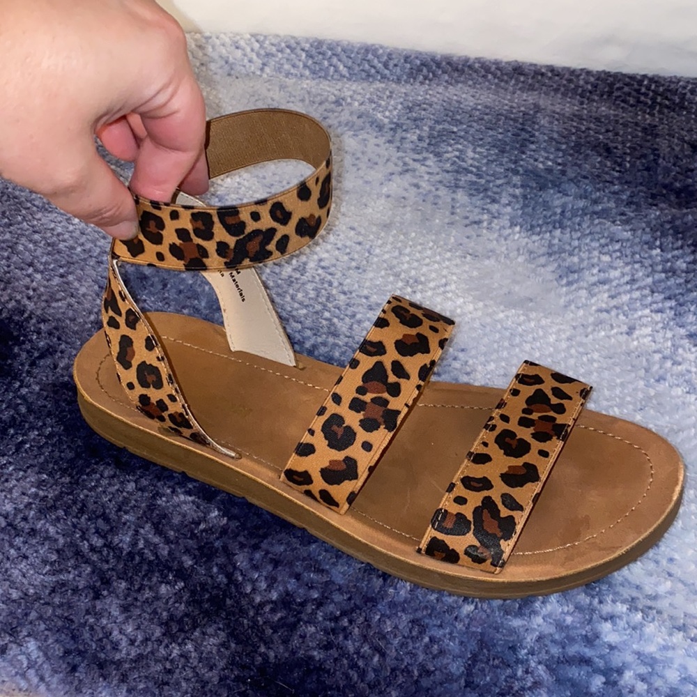 Cheetah 🐆 Sandals - Picture 2 of 4